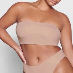 Skims Fits everybody bandeau size small in clay NEW